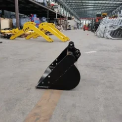 Alternative view of 500mm Heavy-Duty Plain Mud Bucket Attachment – For TYPHON & 3-Ton Mini Excavators