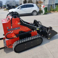 Alternative view of Heavy-Duty Skid Steer 4-in-1 Combination Bucket Attachment